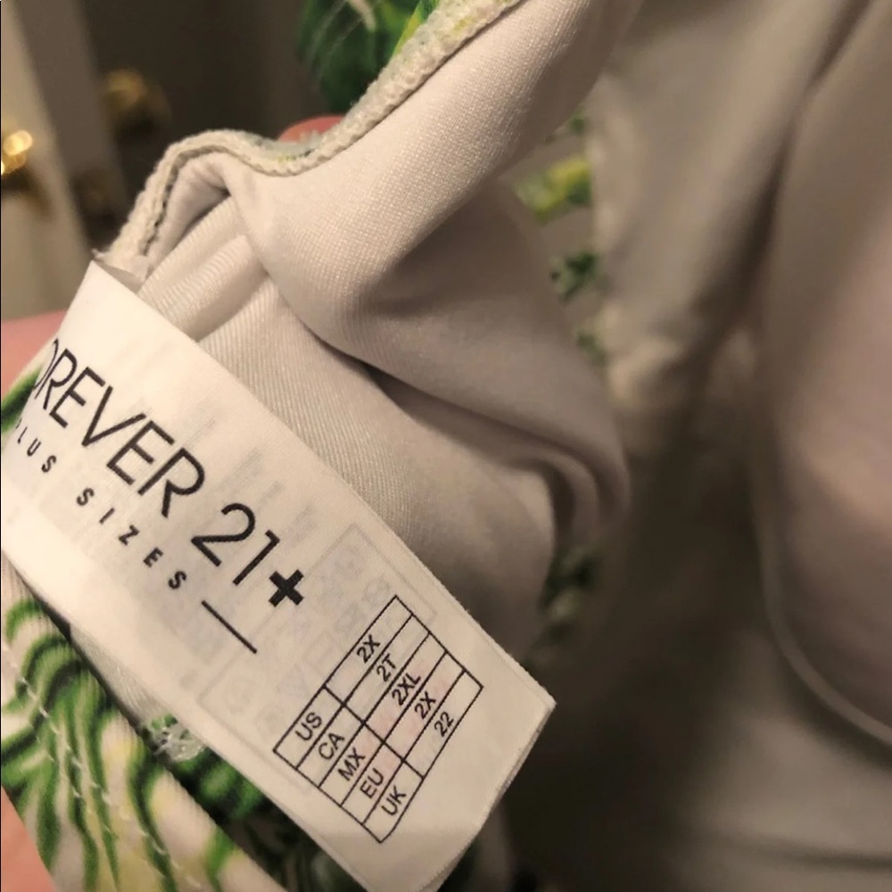 One piece - Picture 4 of 4